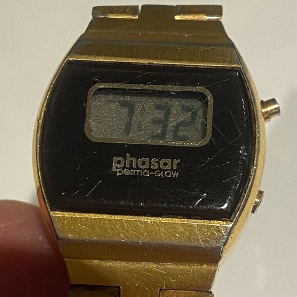 VINTAGE 70S PHASAR DIGITAL WATCH PREOWNED NEW BATTERY - Picture 2 of 9
